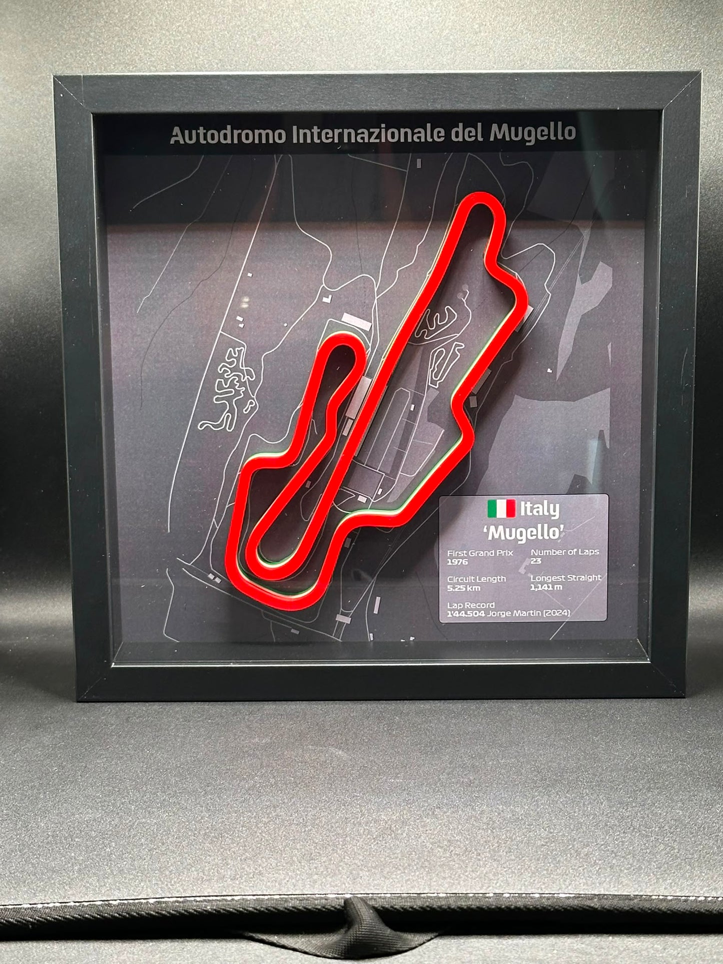 Quadro 3D circuito Mugello tracciato rosso in cornice