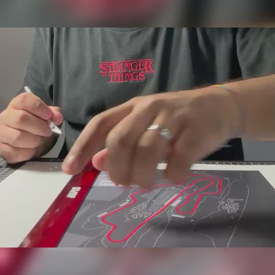 Speedlapse: montaggio a mano del quadro circuito Mugello